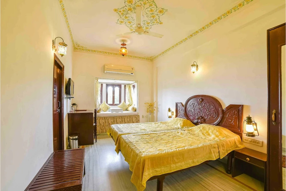 Hotel Sargam Sadan