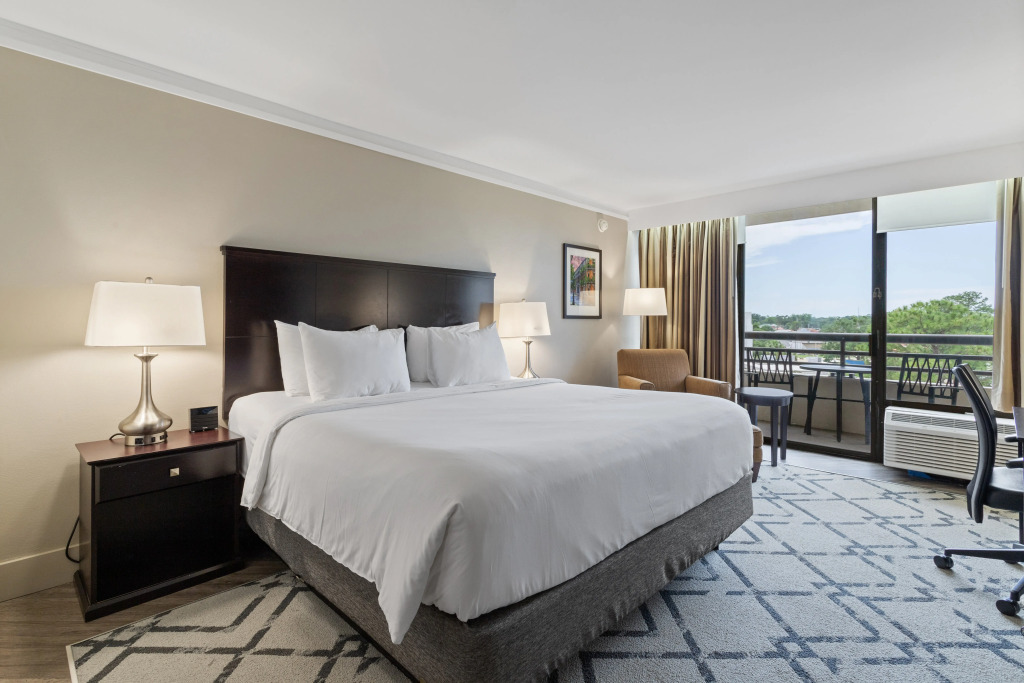 Crowne Plaza Executive Center Baton Rouge by IHG