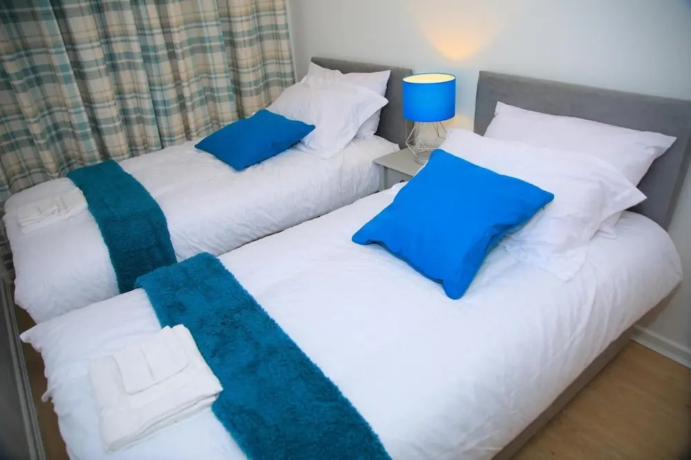 NEW Cosy 3BD Flat Minutes to Leeds City Centre