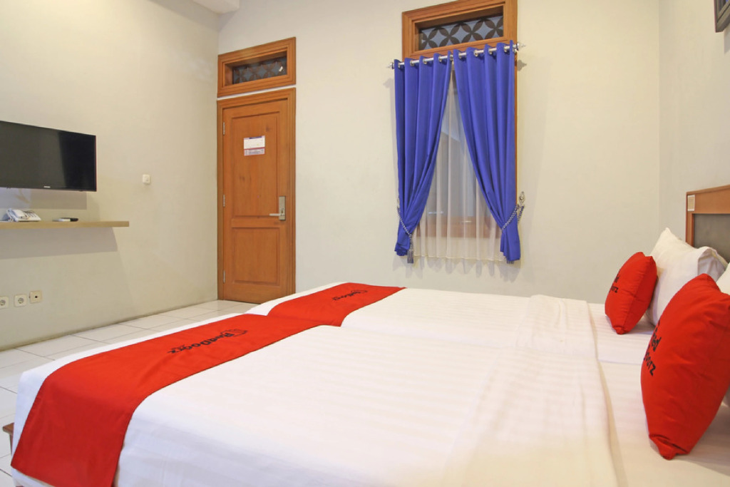 Reddoorz Premium near Sleman City Hall
