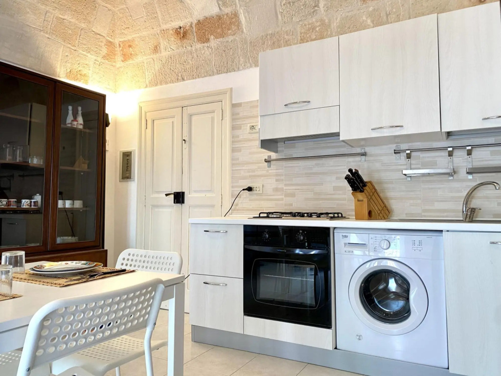 Historic cottage, central location, suitable for couples-La Casetta by Chez Isabelle