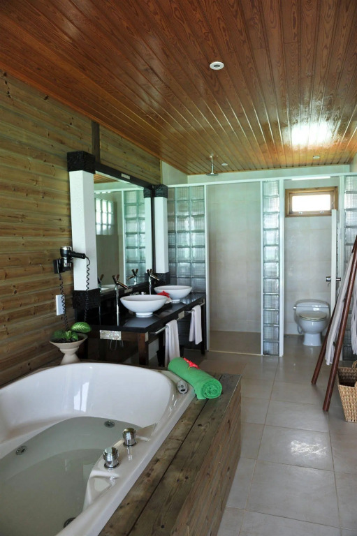 Komandoo Island Resort & Spa