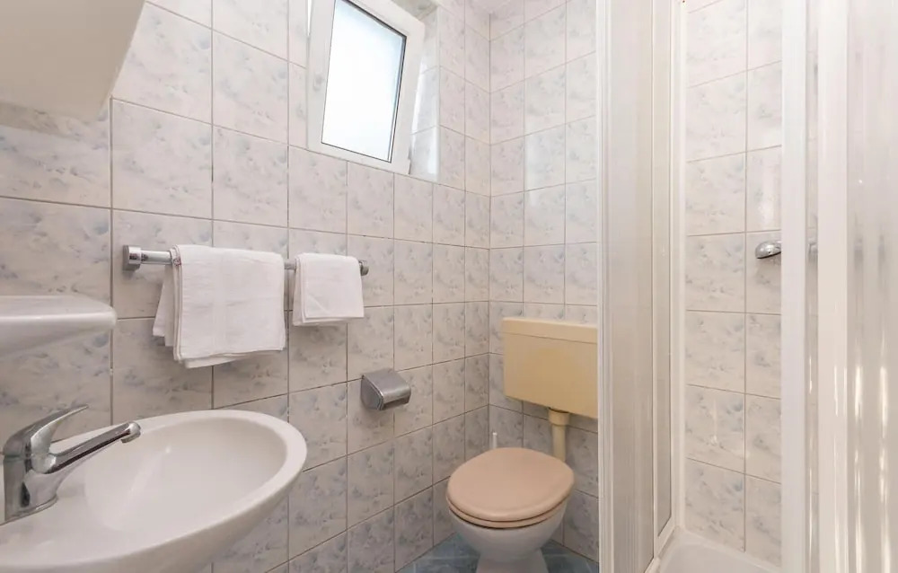 Amazing Apartment in Sveti Filip i Jakov With 1 Bedrooms and Wifi