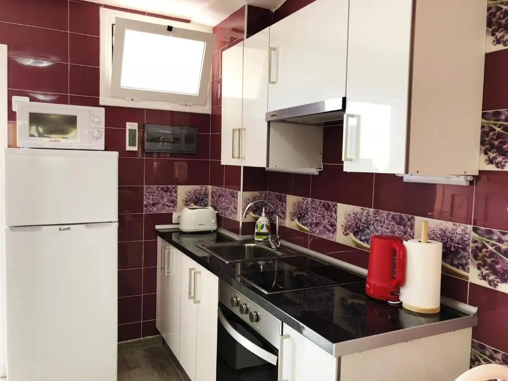 Lovely 1-bedroom apartment with a big terrace, Las Americas, Tenerife