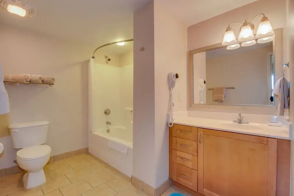 Harbour Gate 412 Waterway 2 Bedrooms 2 Bathrooms Condo