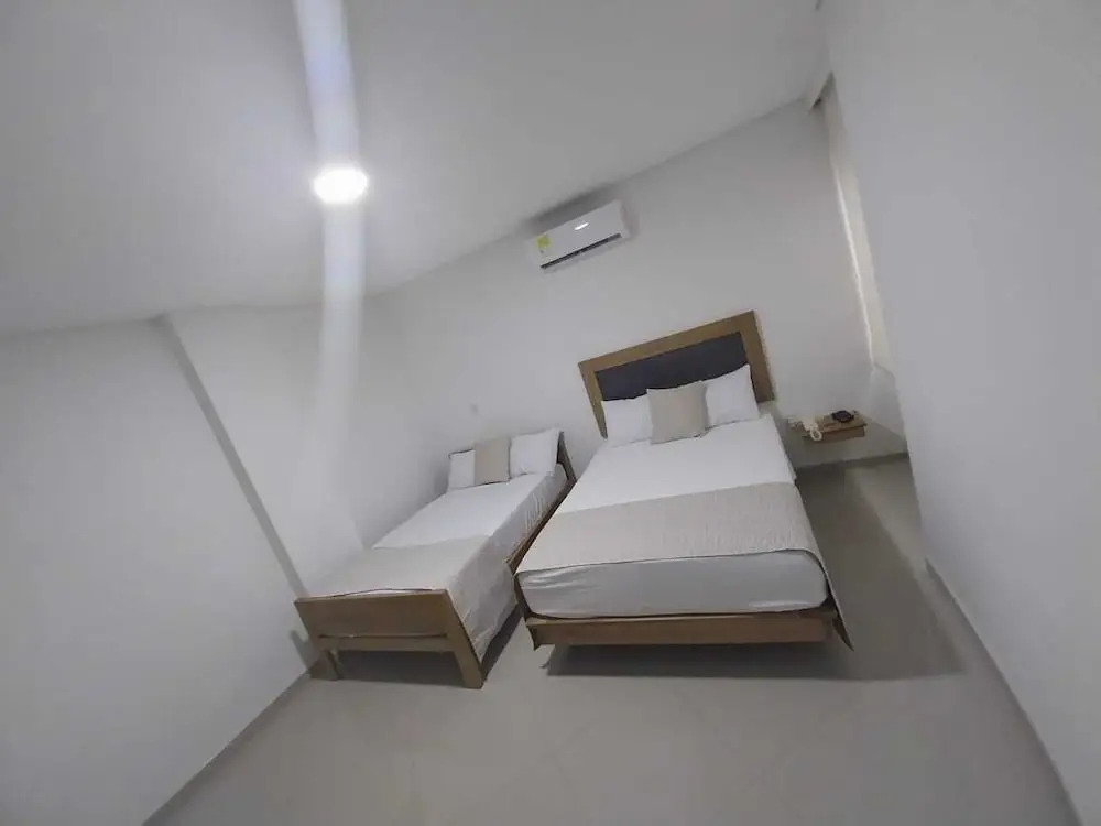 Hotel El Faro - Desayunos incluidos - Manga, Cartagena