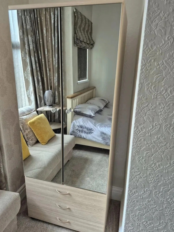 Apartment Sleeps 2- Wifi, Near Beach &pet Friendly