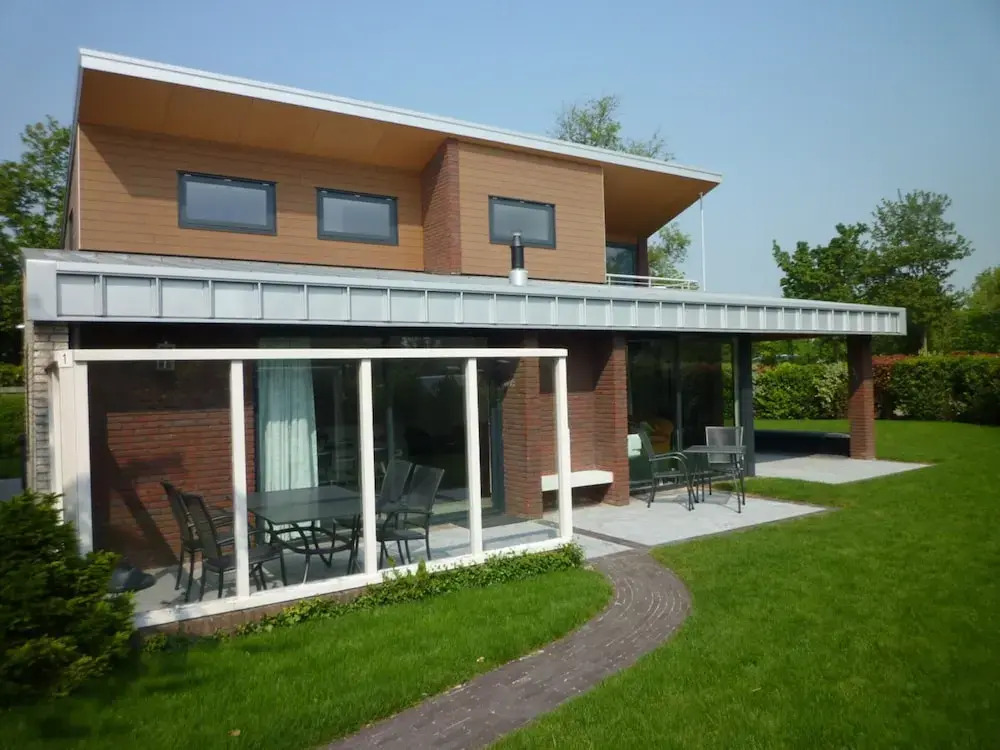 Villa in Kamperland with garden