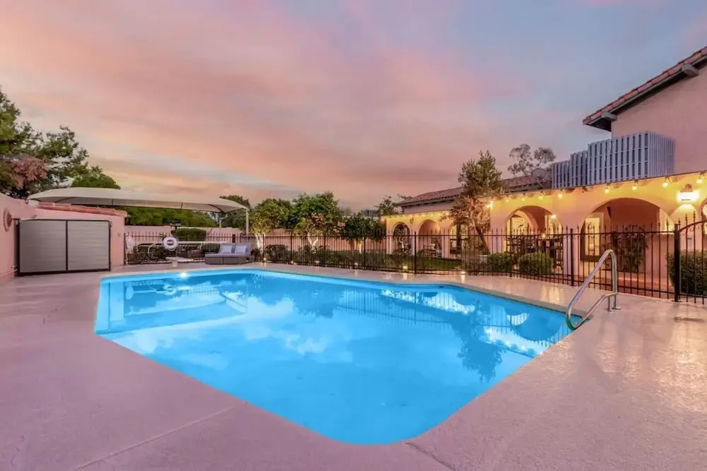 Historic Desert Rose Estate Pool Sauna Sleeps 12