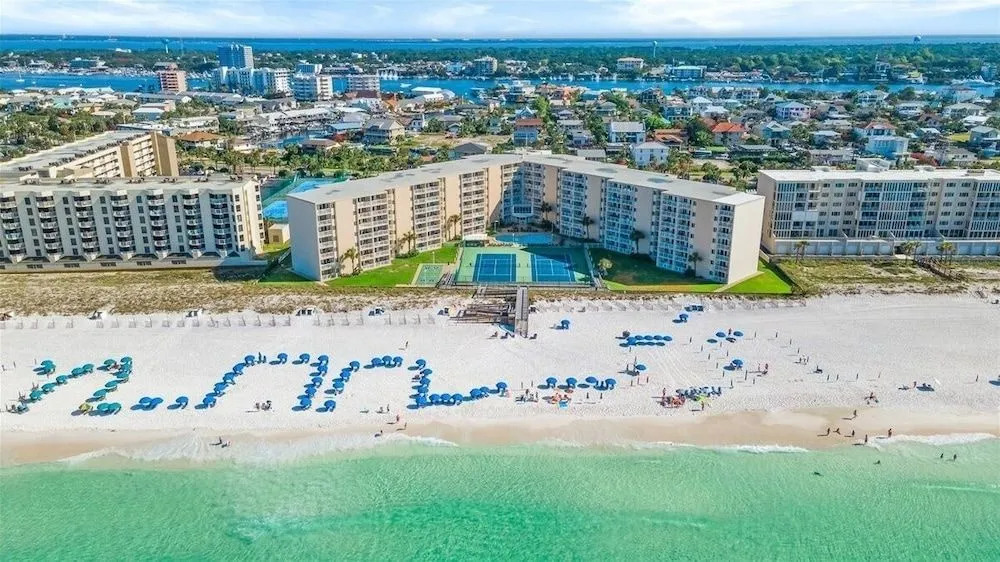 Gulf Shore Condo #207 - 2 Br condo by RedAwning