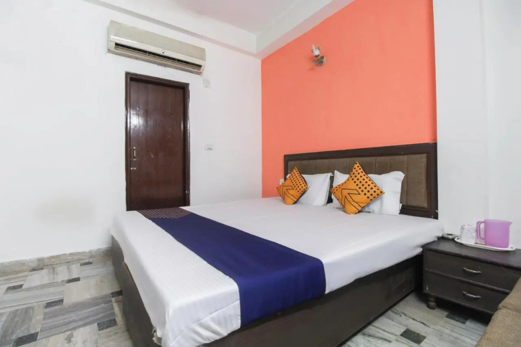 Goroomgo Viren Pacific Agra