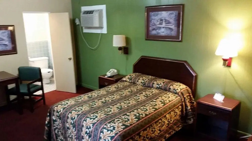 Fairway Inn