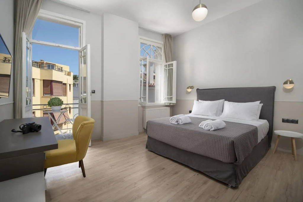 Plaka Arch Suites