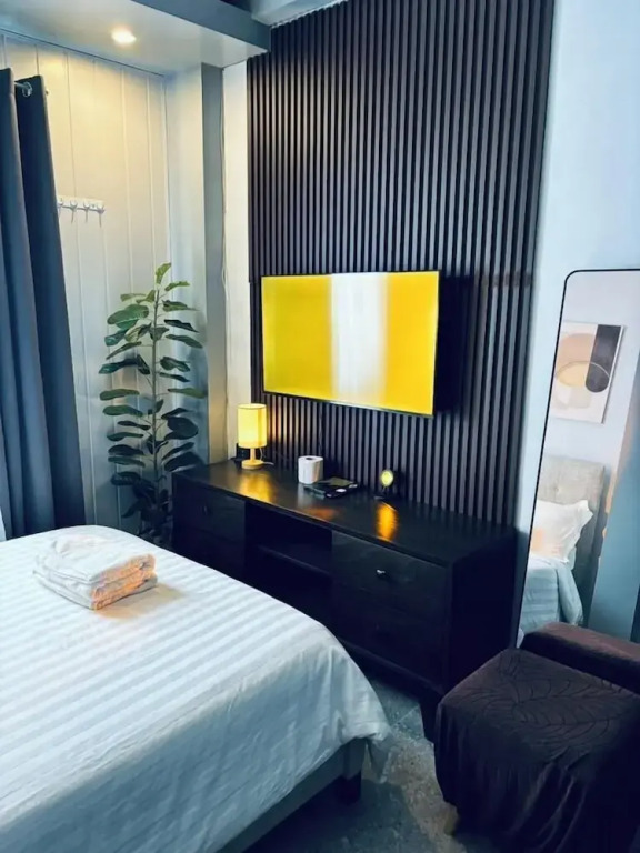 Smart Stay 2600 - North Cambridge Condo
