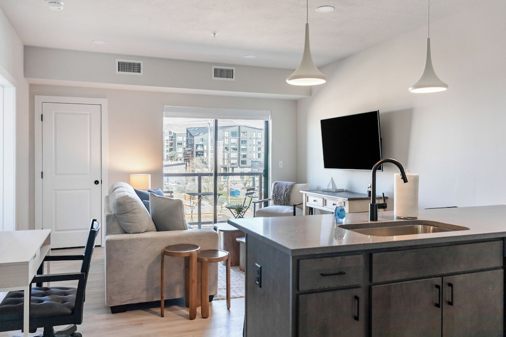 Landing Furnished Apartments near Downtown Salt Lake
