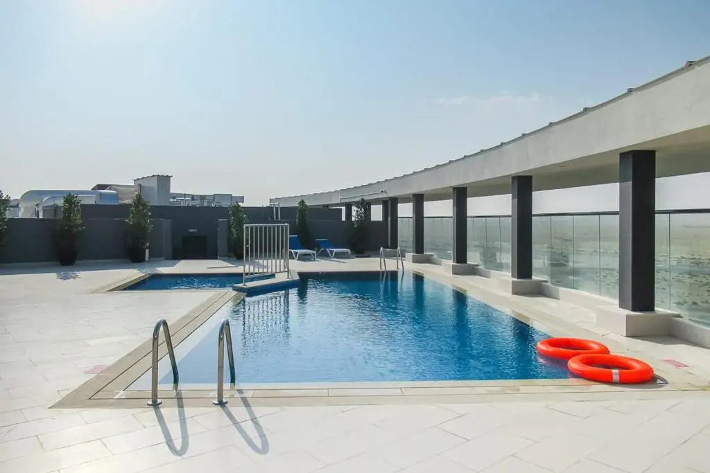 Frank Porter - Majestique Residence
