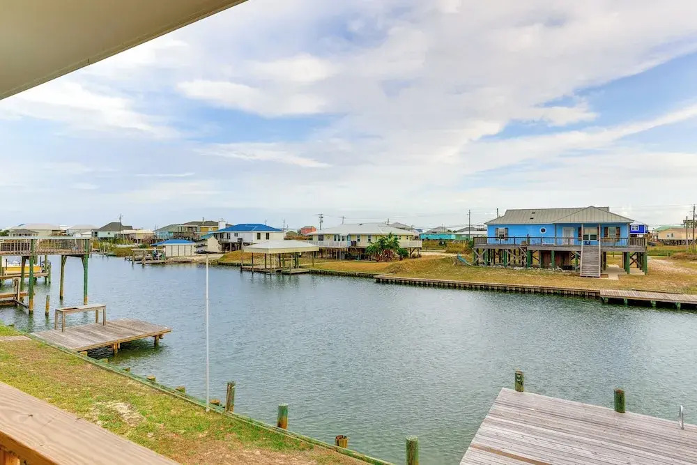 Dauphin Island Vacation Rental: Close to Beaches!
