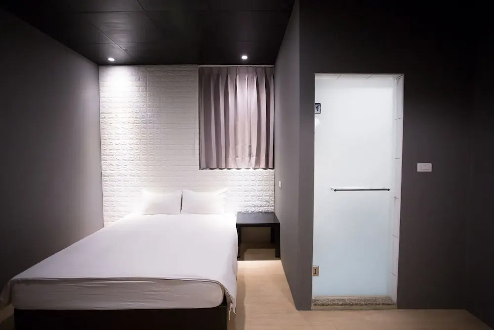 Mis Hostel