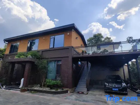 Manhuaxiang Hotel (Longquanyi Information Engineering University Biaobang Vocational College)