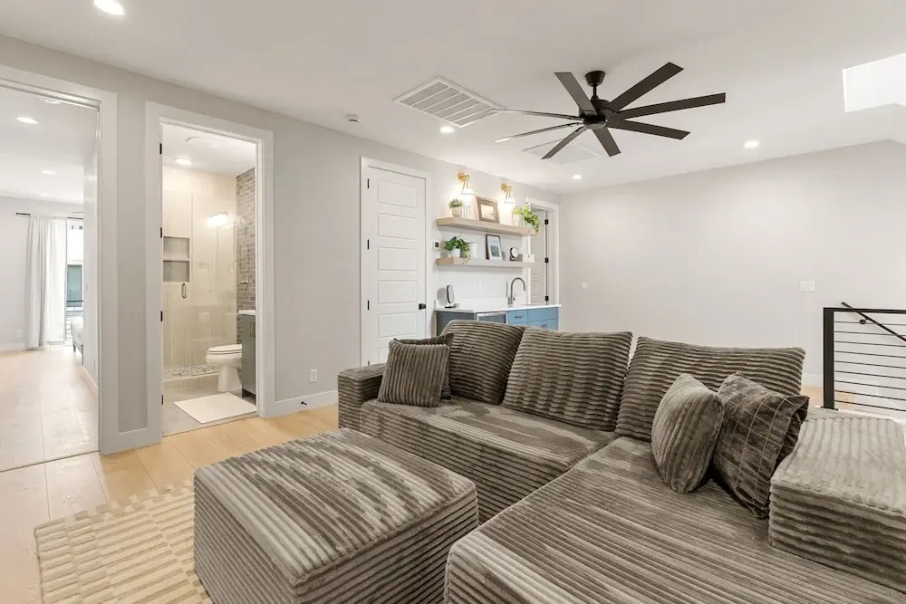 Weekend Vibes 5 Bedroom Townhouse