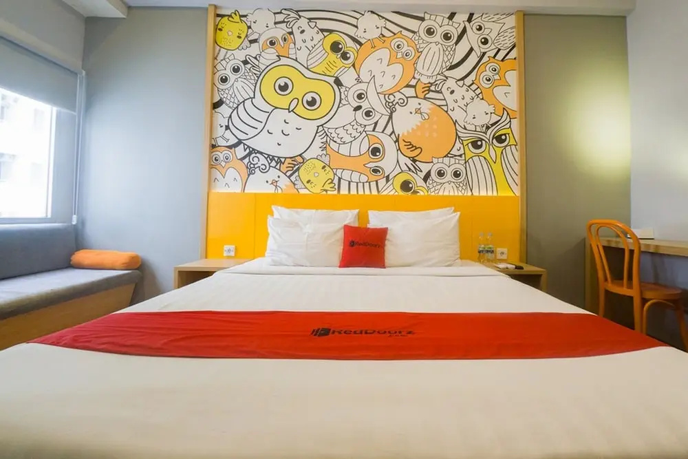 RedDoorz Apartment near Bundaran Satelit Surabaya 2
