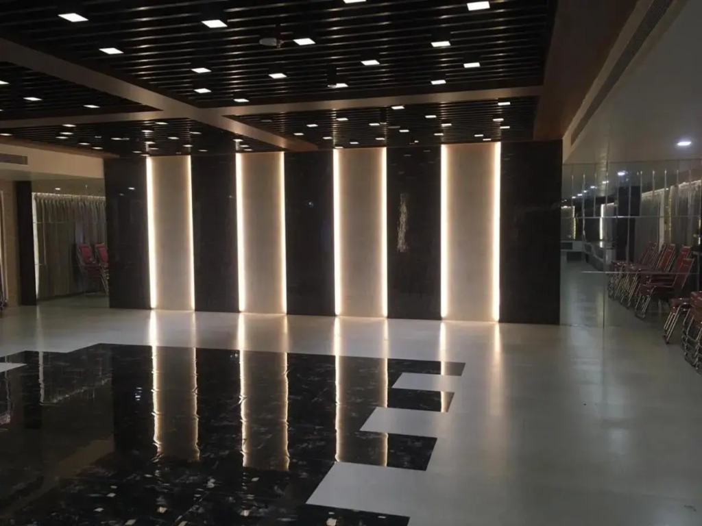 Hotel Aarunya Royale