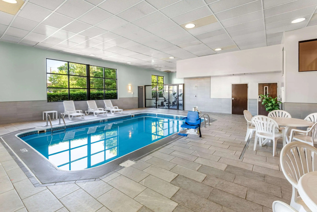 Clarion Inn & Suites Indianapolis Northwest