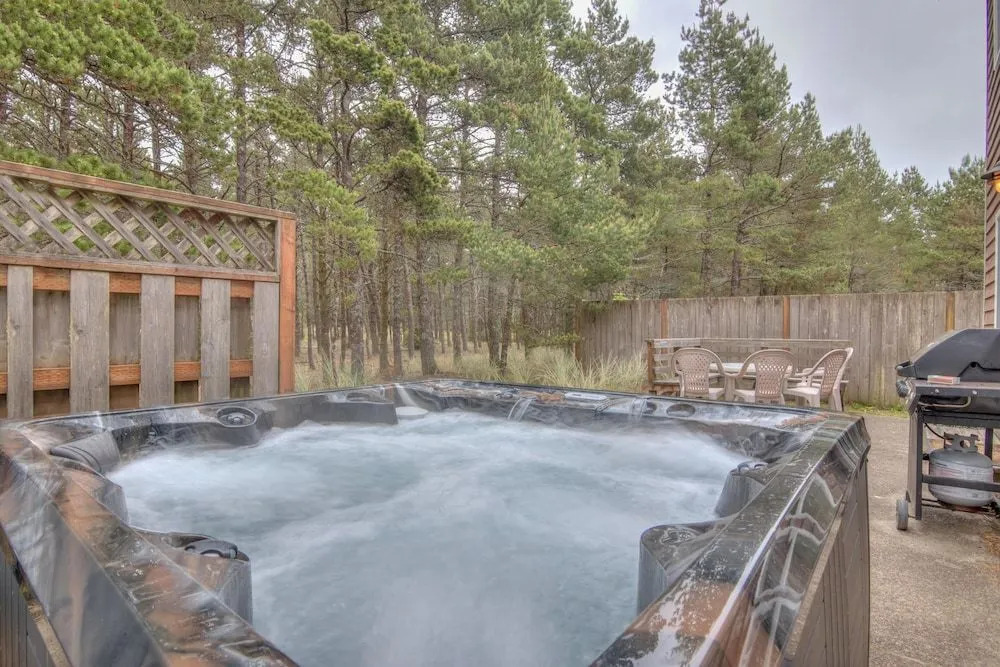 Charming Escape with Hot Tub and Game Amenities - Delightful Family Haven