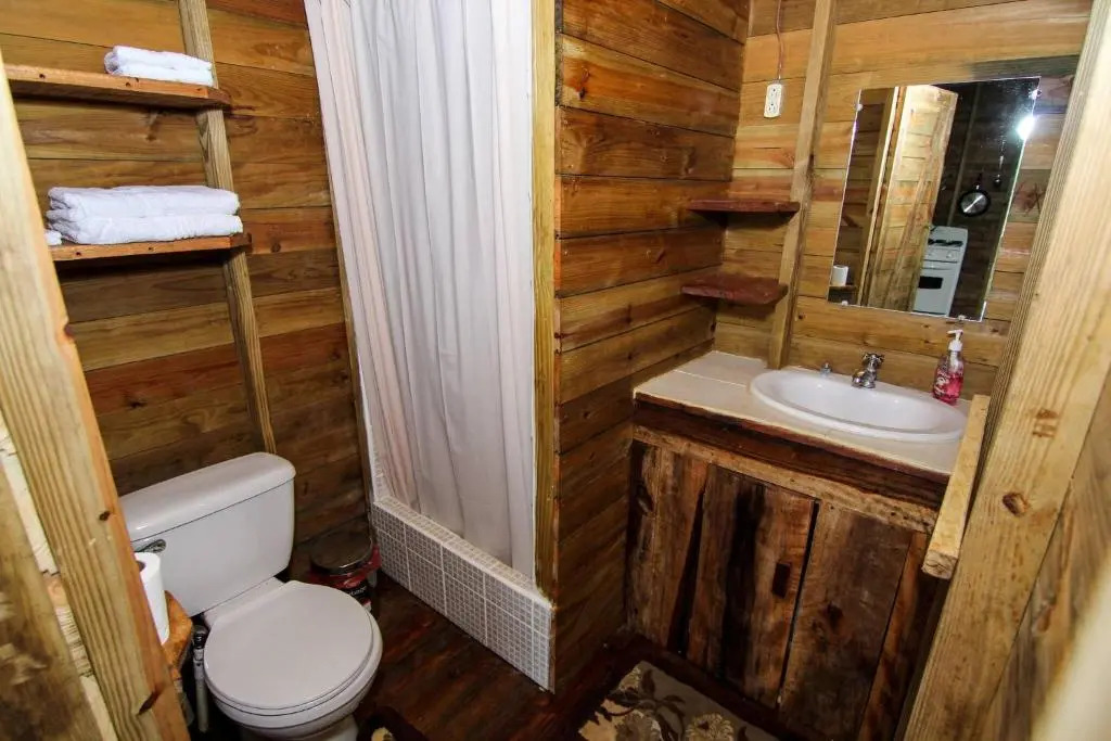 Pilgrims Paradise Cabin 2