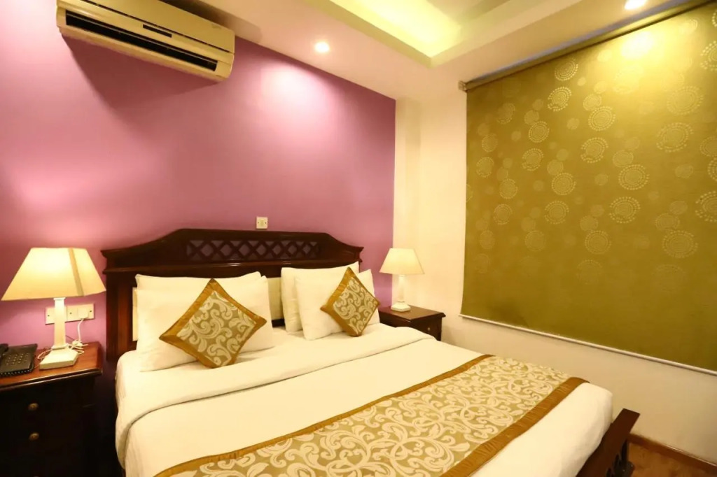 Hotel Ambica Palace AIIMS New Delhi - Couple Friendly Local ID Accepted