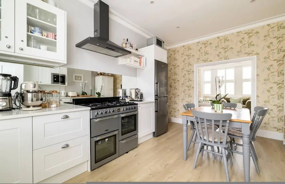 The Montagu 2 Bedroom With Terrace in Kensington
