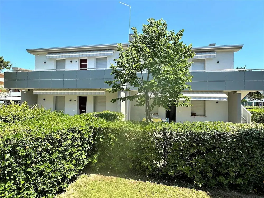 Apartment With Garden-beahost