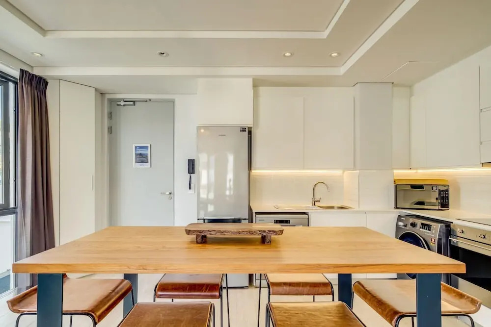Beautiful Apartment With Mountain Views 404 on N