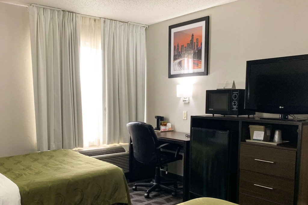Holiday Inn Express Hillsboro I-35