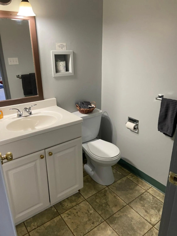 Monashee Lodge