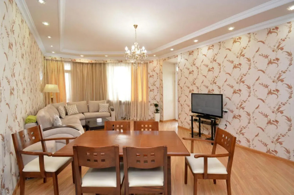 Northern Avenue, 2 bedrooms Unique ,Comfortable apartment HH597