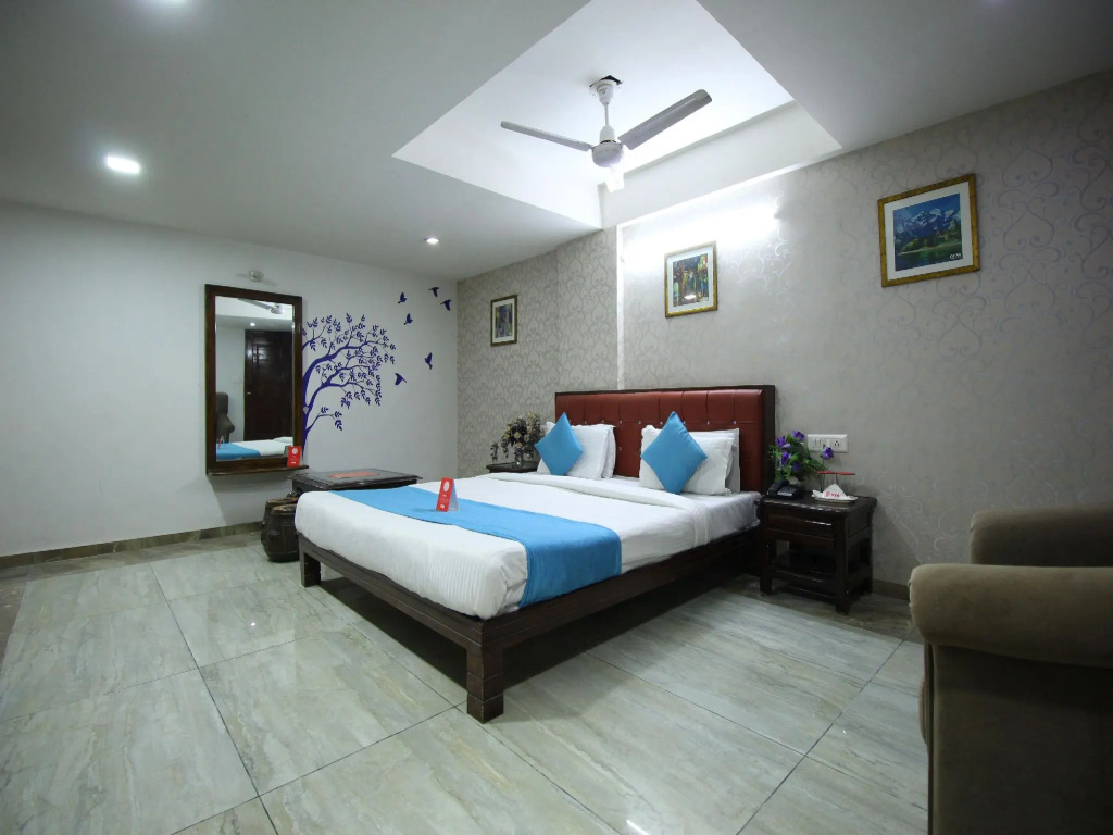 OYO 893 Hotel Seven