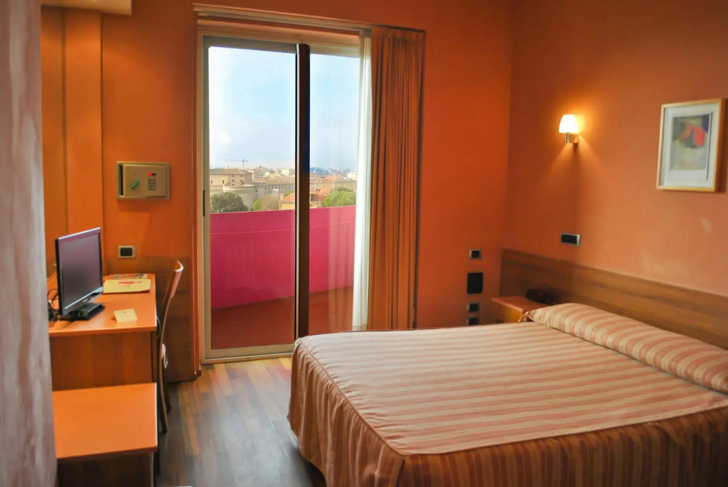 SenB Hotel