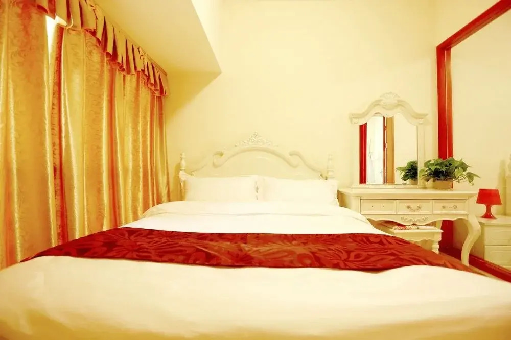 She He Apartment Nanshan Center Branch