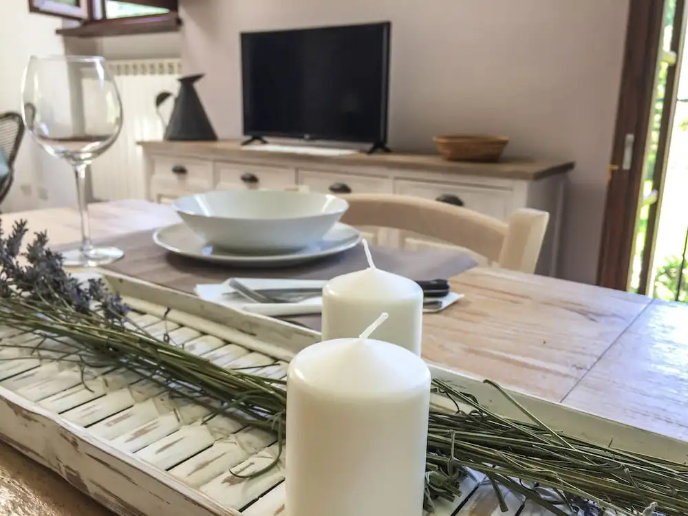 CASALE LA FATA -tipico toscano immerso nelle colline tra Lucca e Versilia, 6 appartamenti indipendenti