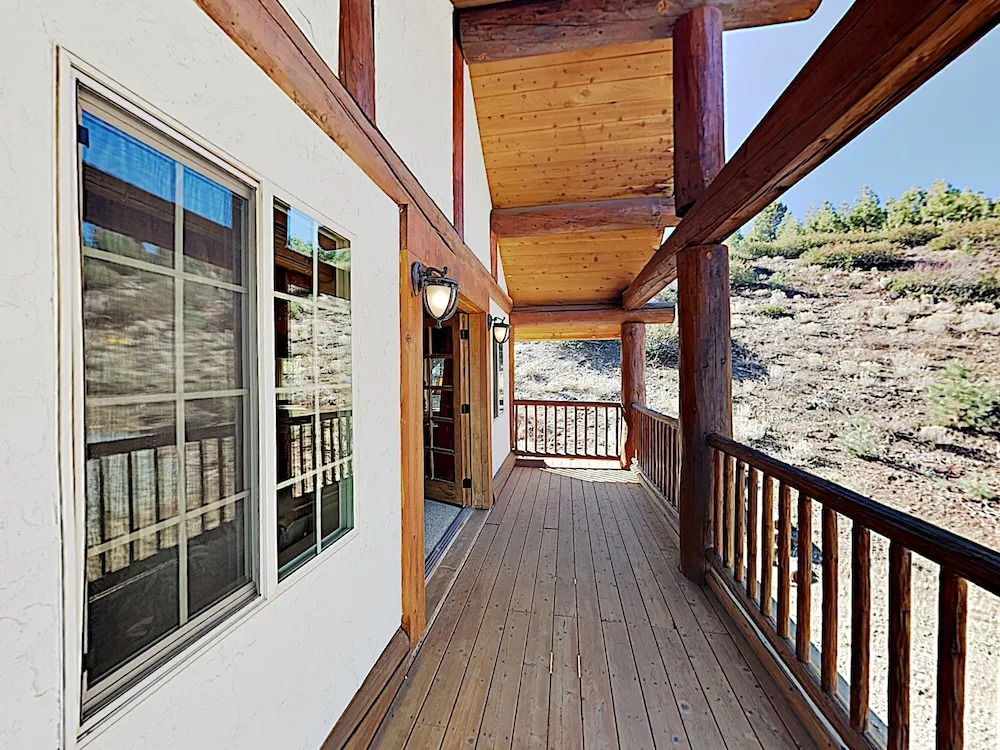 The Ponderosa: Gorgeous Custom-Built Log Home home