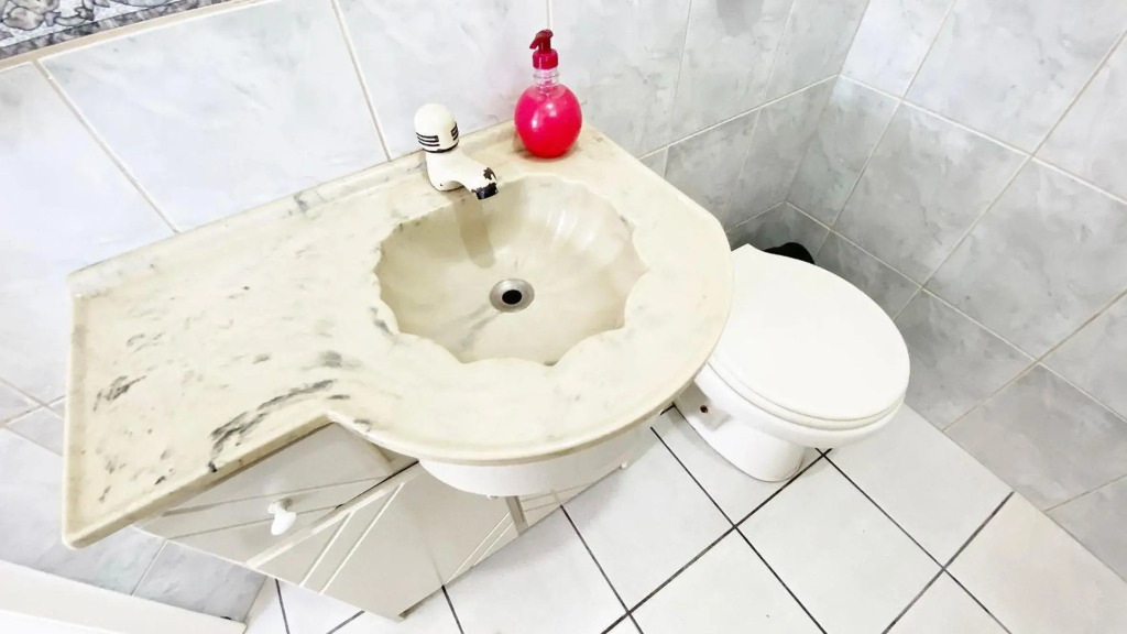 Maravilhoso sobrado com piscina e cascata