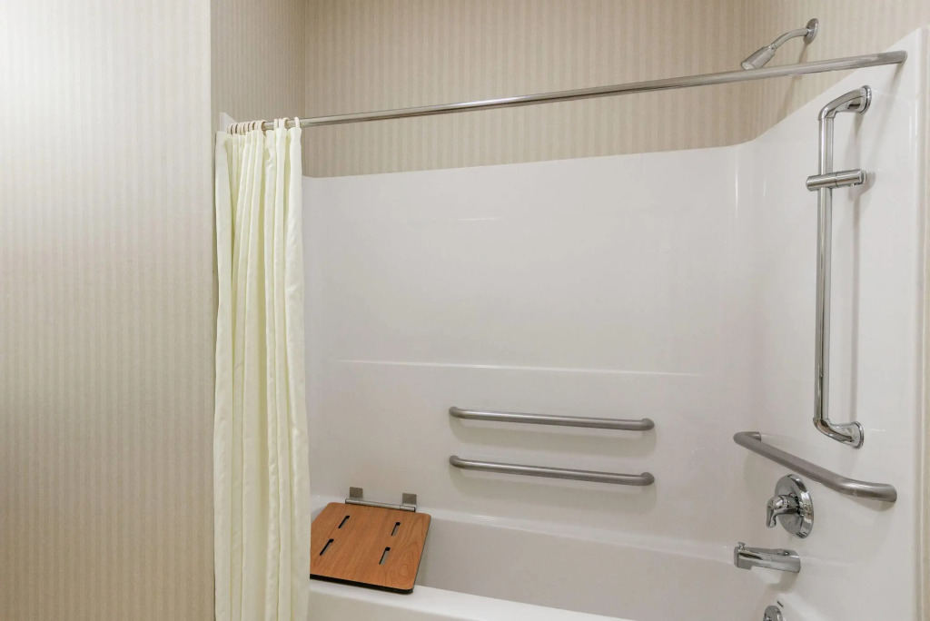 Super 8 by Wyndham Harrisburg Hershey North