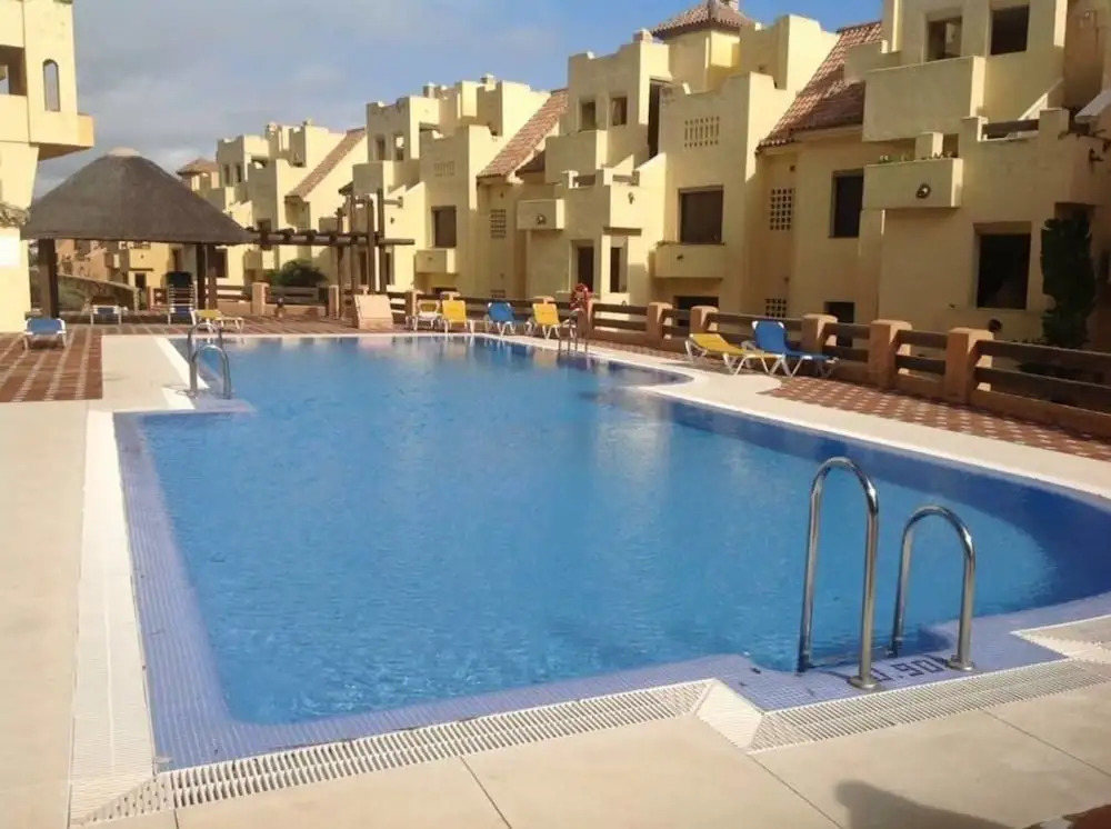 Luxury 2 Bed Penthouse Apt With 5 Swimming Pools