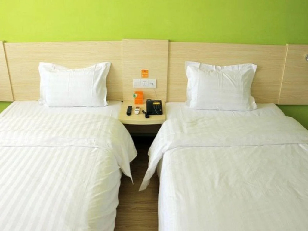 7 Days Inn