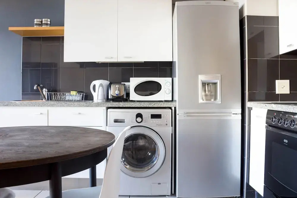 De Waterkant Studio Apartment - Fully Furnished and Equipped