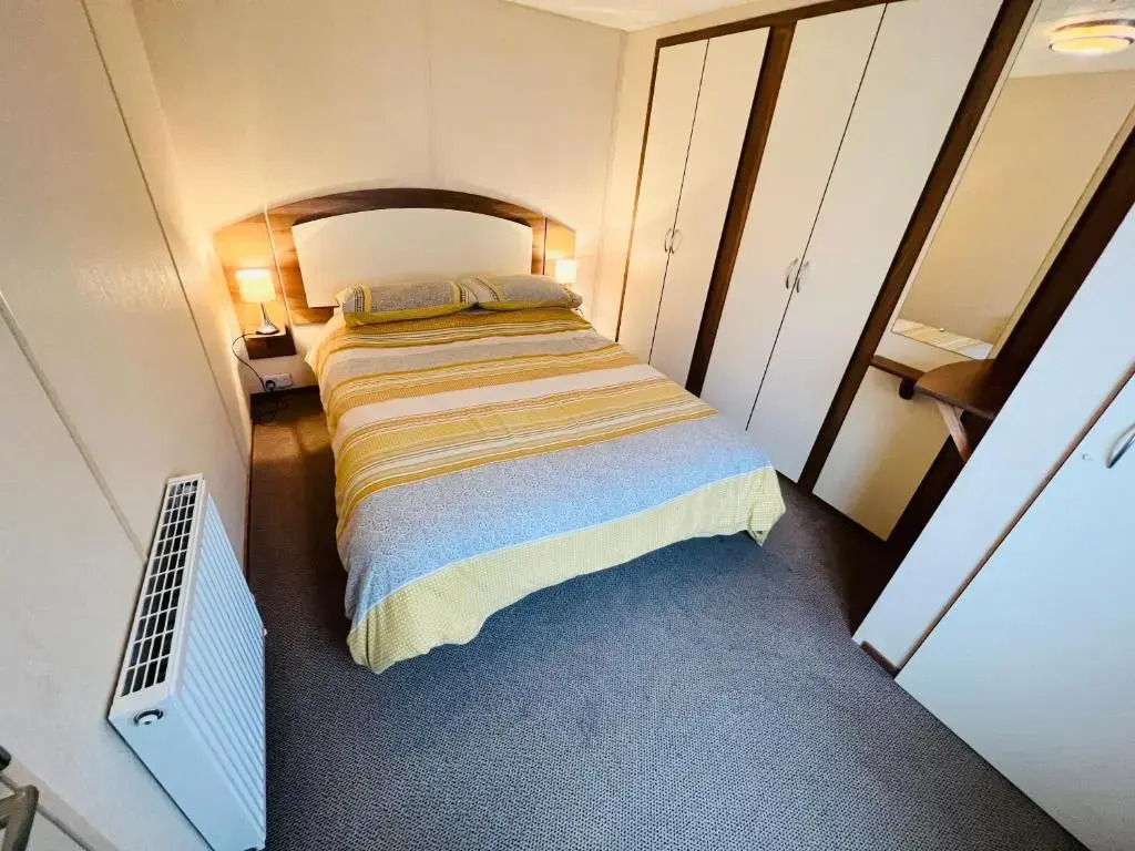 2 Bedroom Caravan NV16, Lower Hyde, Shanklin, Isle of Wight
