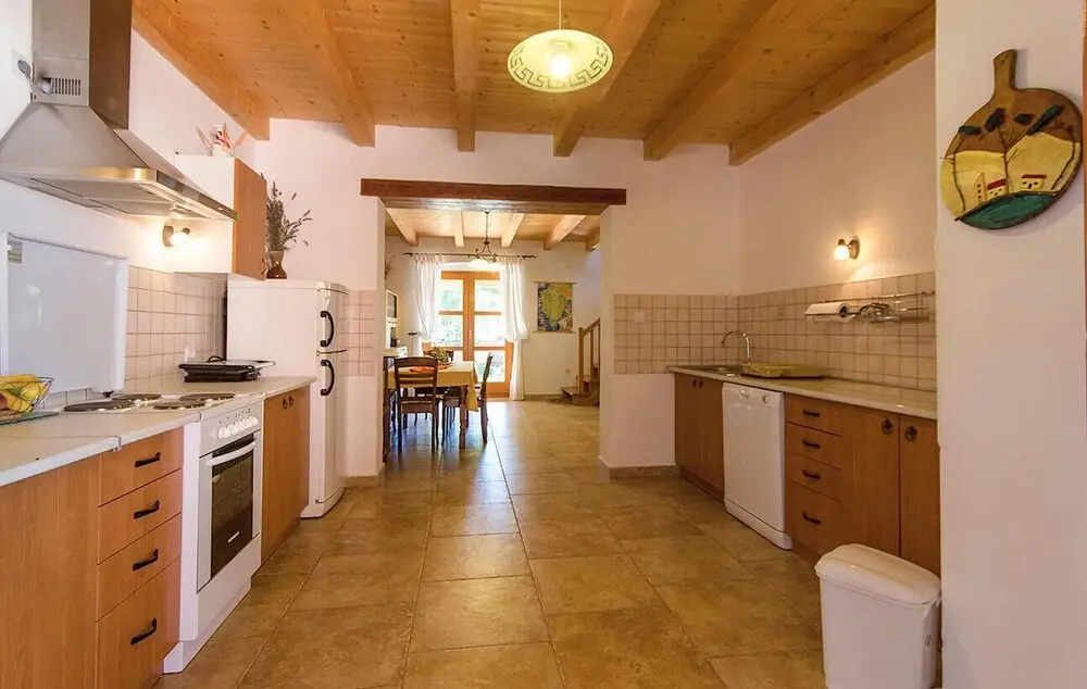 Amazing Home in Boduleri With Wifi and 4 Bedrooms