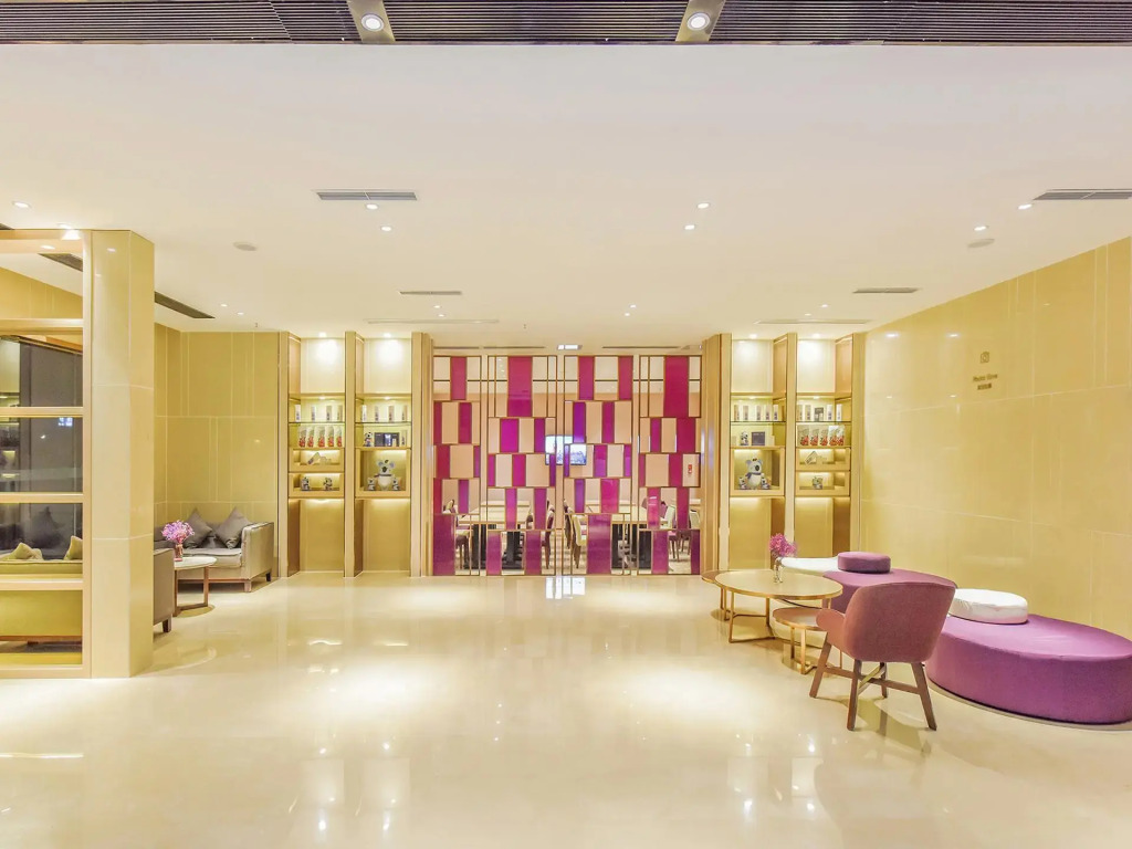 Lavande Hotel (Chongqing Yangjiaping Pedestrian Street Metro Station)