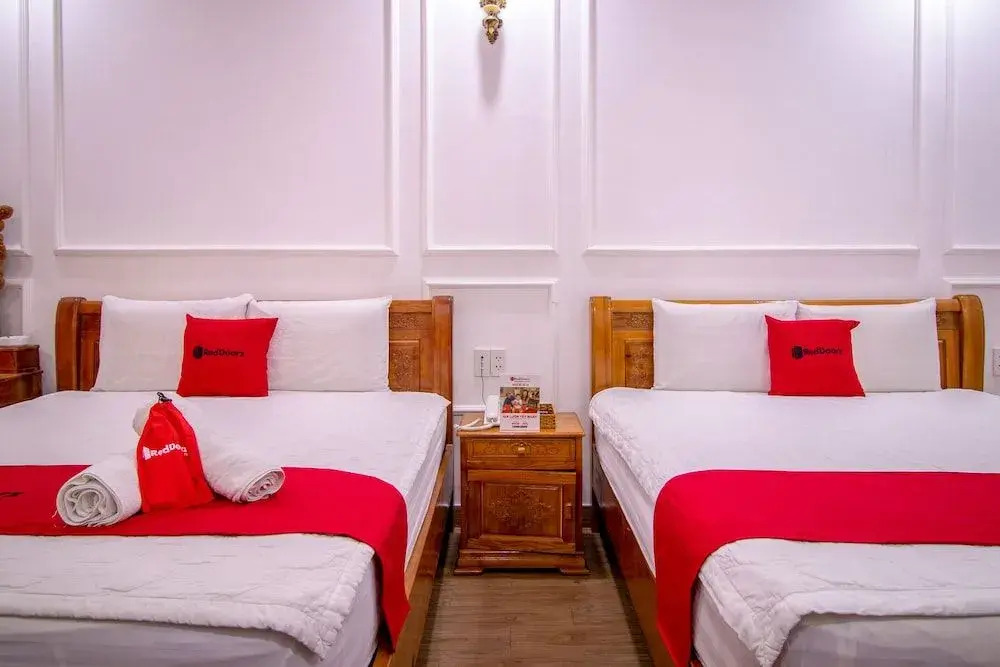 Reddoorz Plus near Phan Xich Long